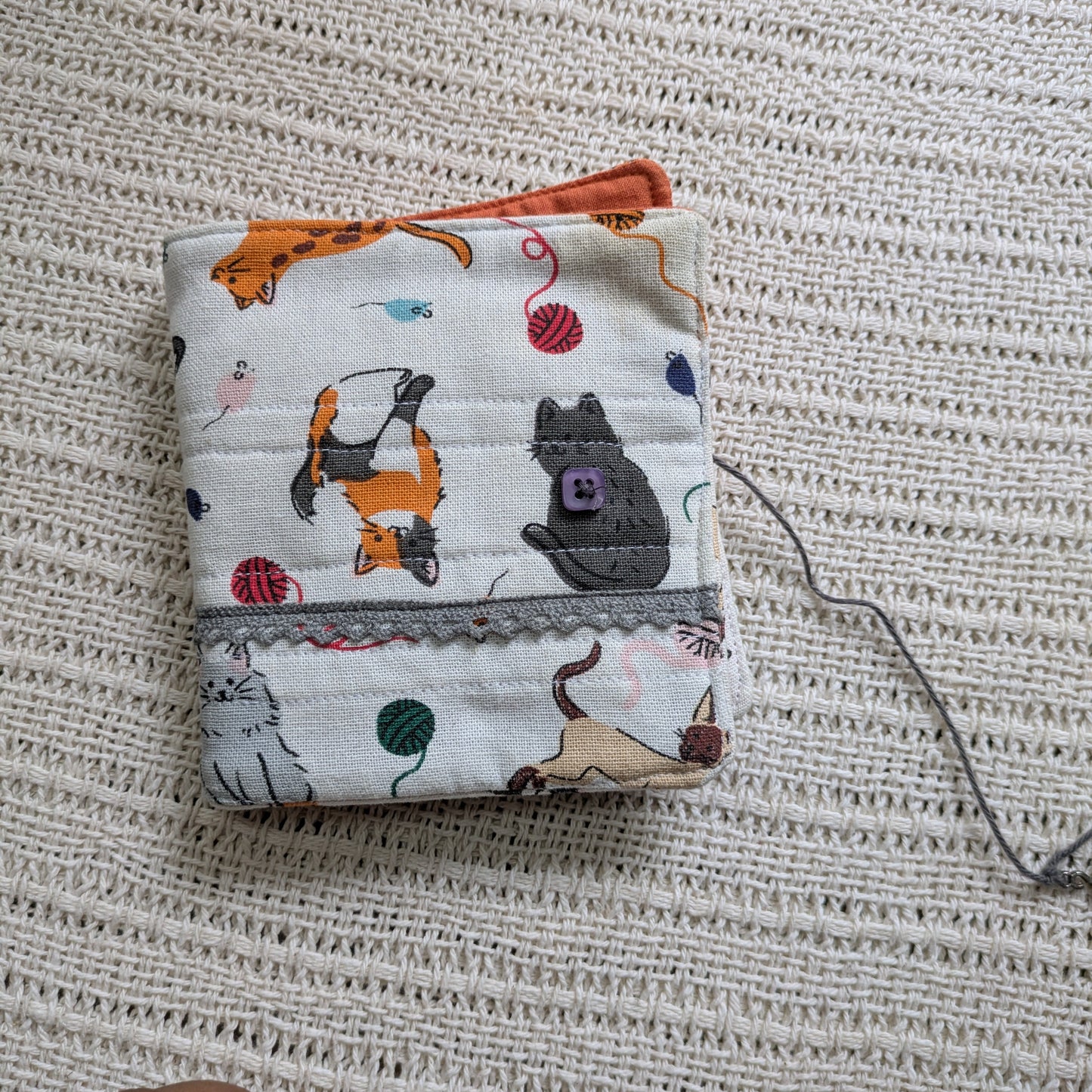 Sample -Needle Book Cats & Yarn