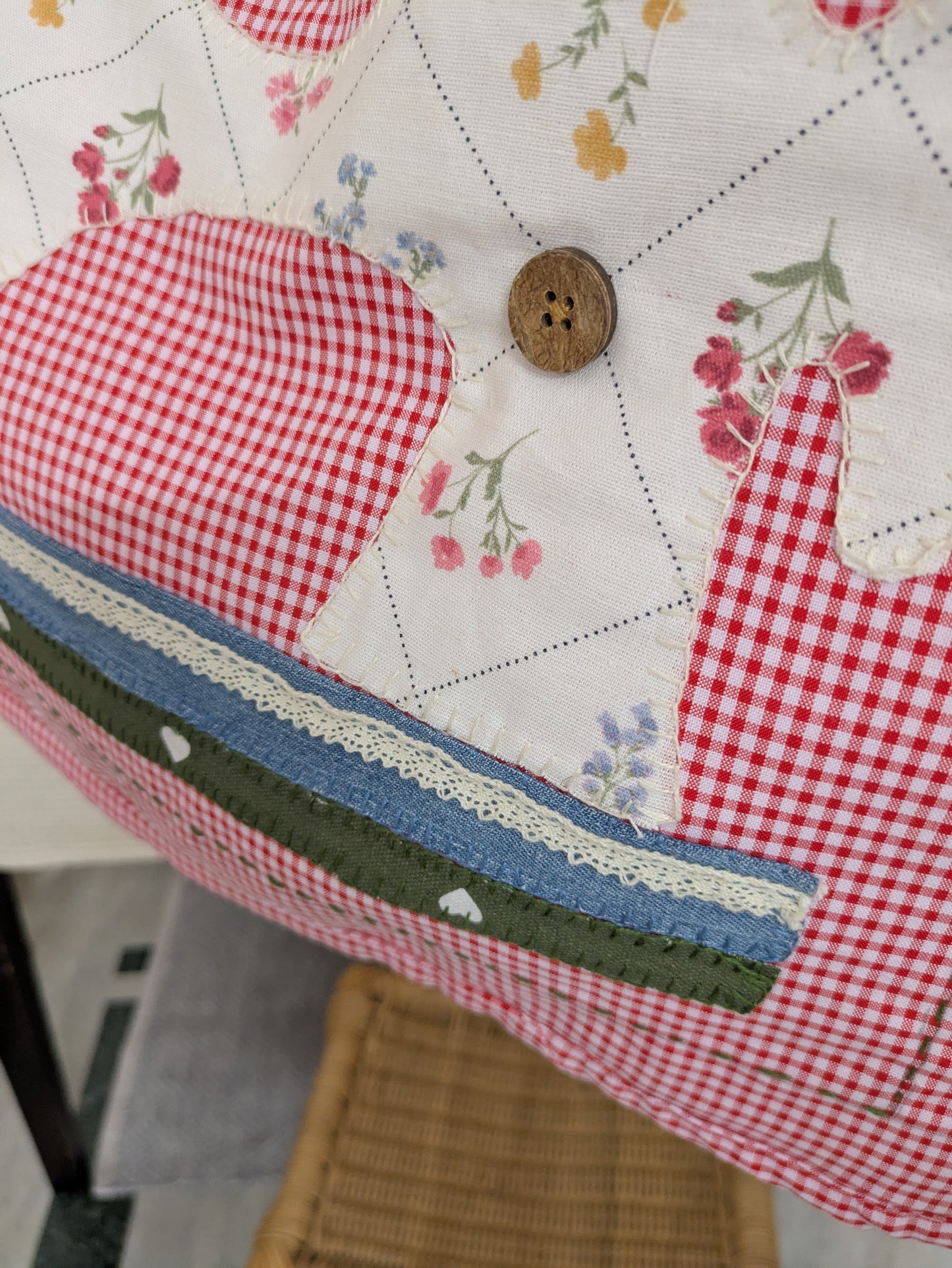 Wildflowers hand applique sewing machine cover