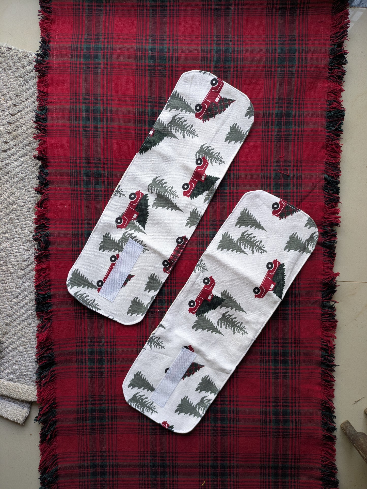 Curtain tie back- Christmas Pickup Truck - Pair