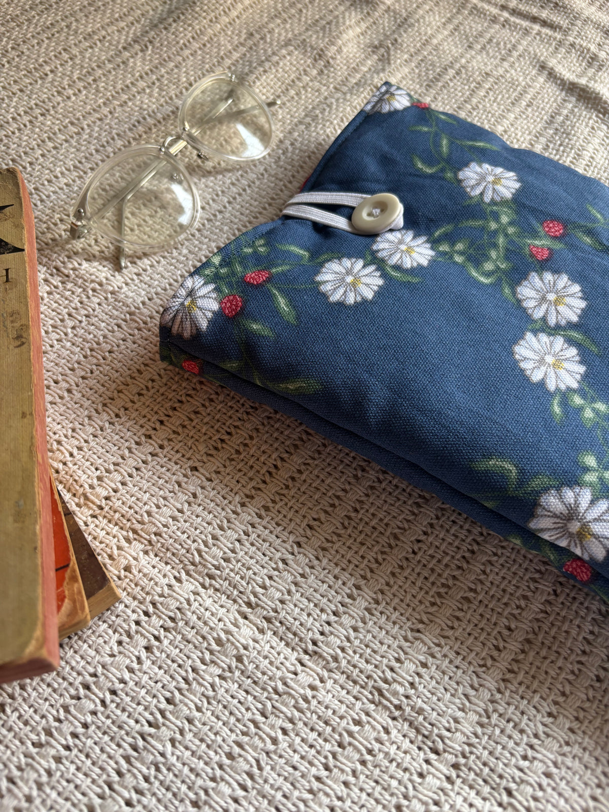 Book Sleeve - Strawberry Days : Blue