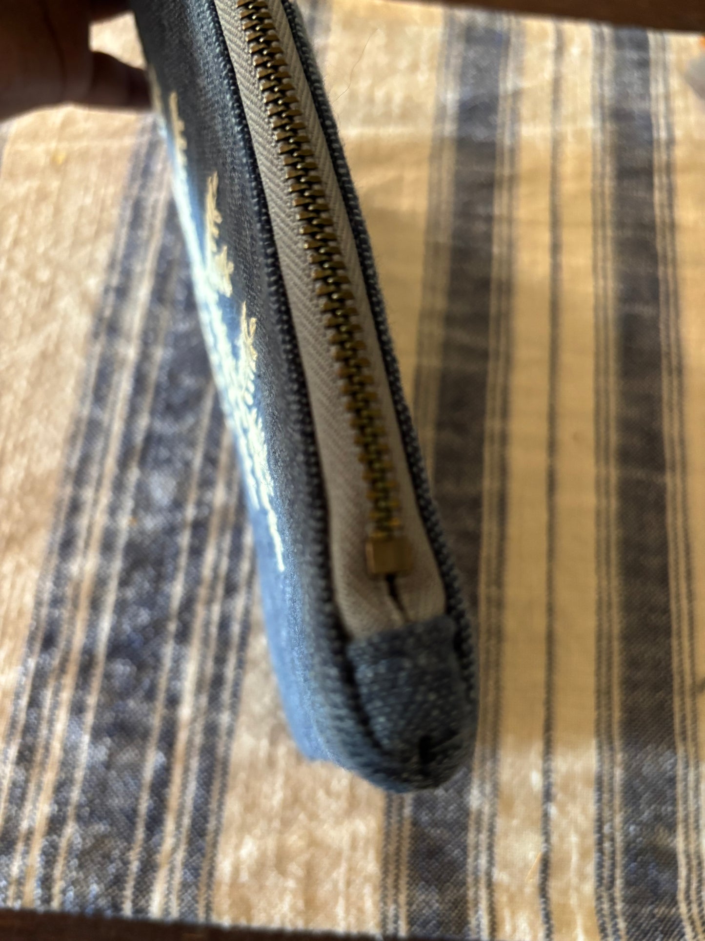 Ladies Mobile Wristlet – Navy Blue with Pearly White Embroidery | Compact Everyday Accessory