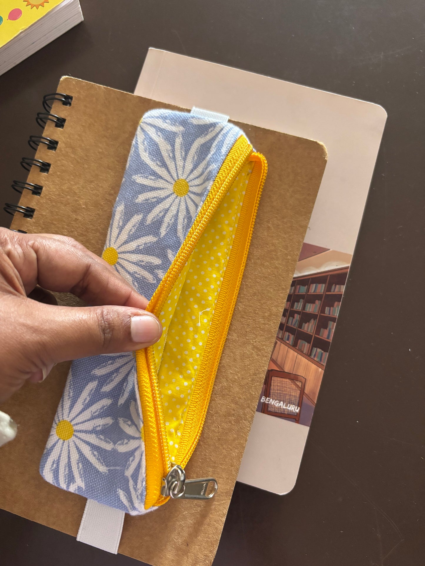 Pen Sleeve - Daisy Fields
