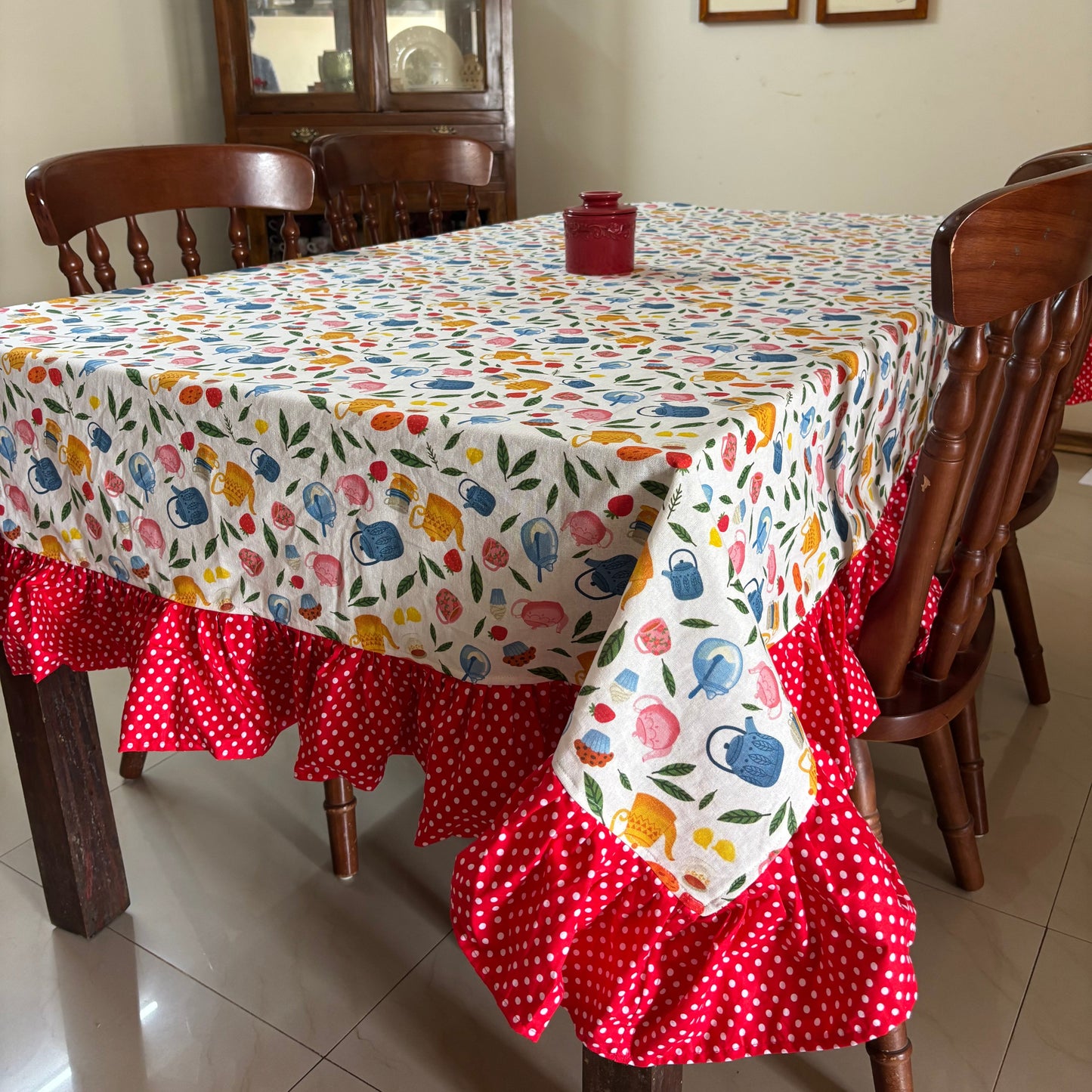 Table Cover: Garden Tea Party