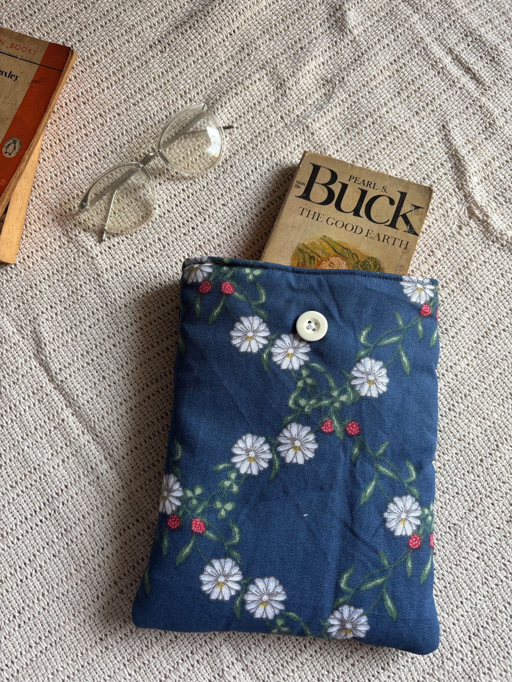 Book Sleeve - Strawberry Days : Blue