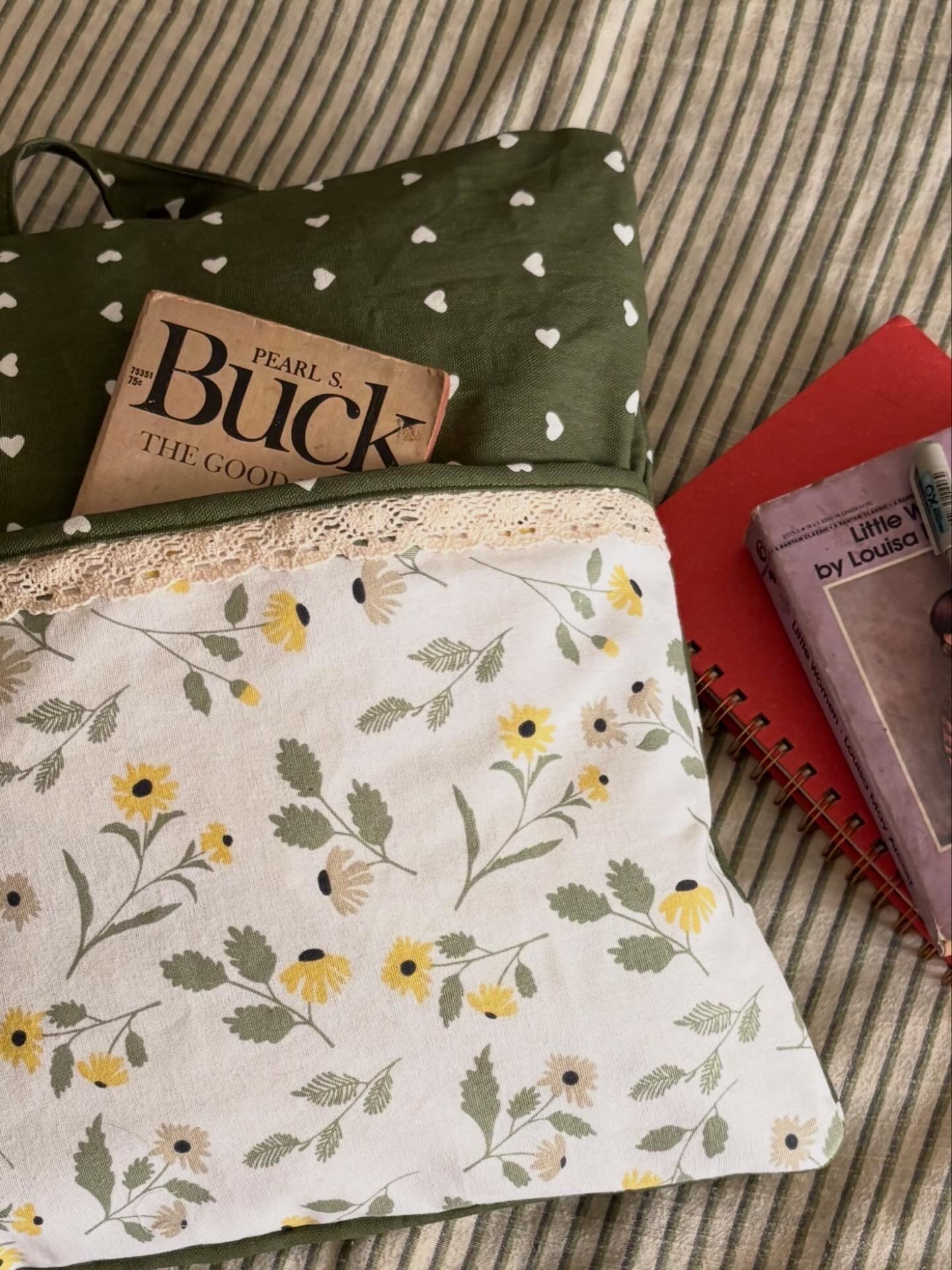 Reading Pillow Earthy Meadows
