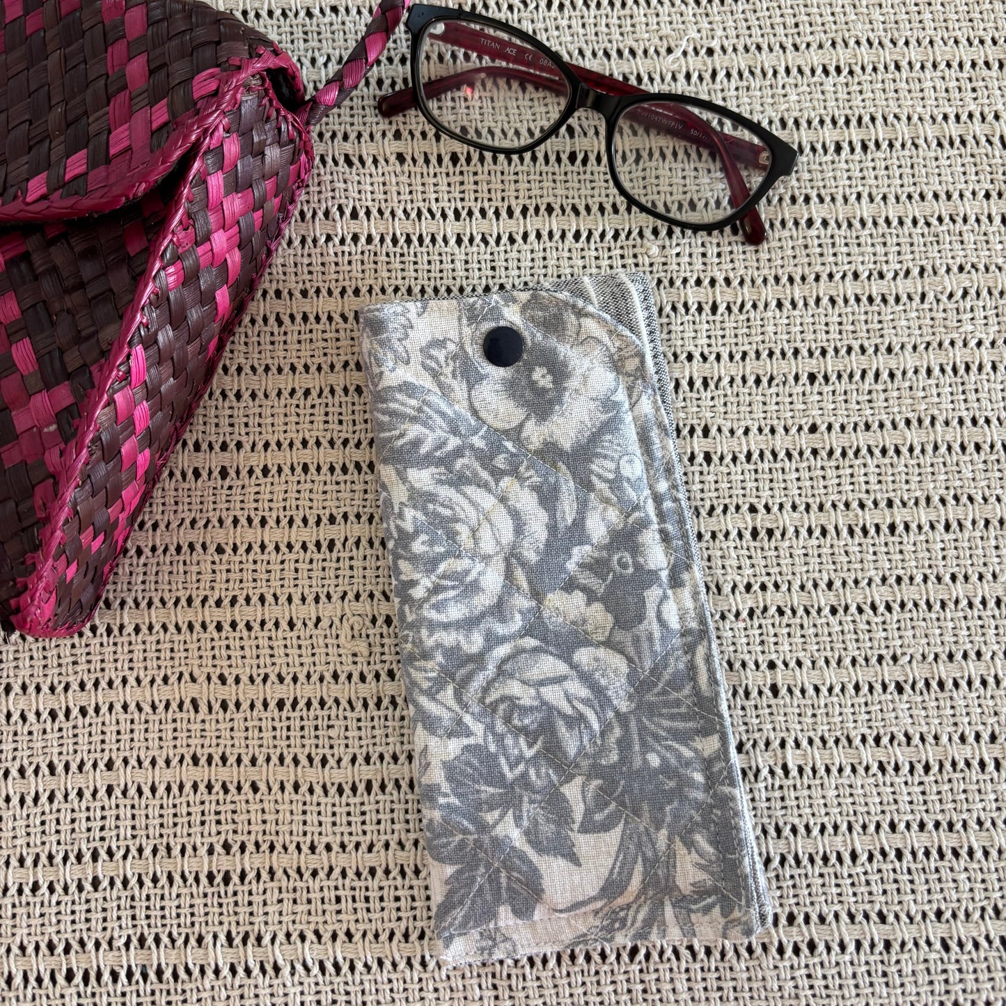 Reading Glass Pouch – Subtle Greys | Quilted Eyewear Cover