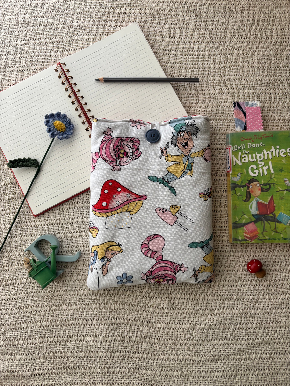 Book Sleeve - Alice in Wonderland
