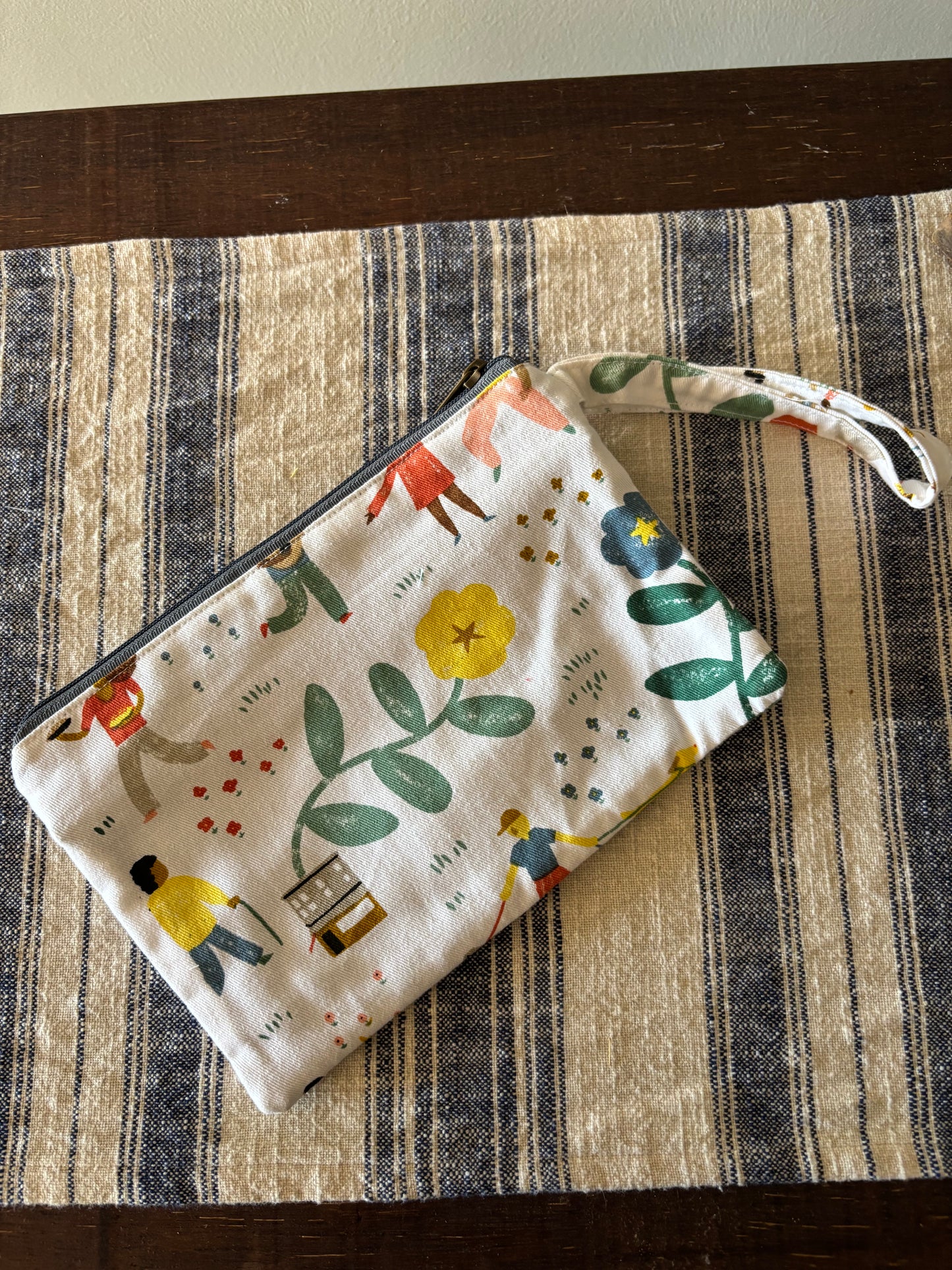 Dual Zip Wristlet Pouch - The Outdoor Life