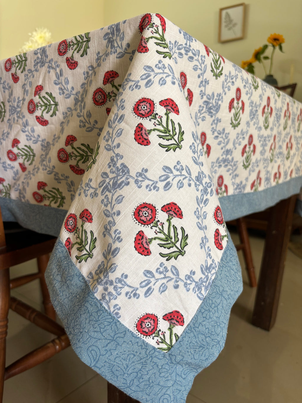 Table Cover: Textured Garden