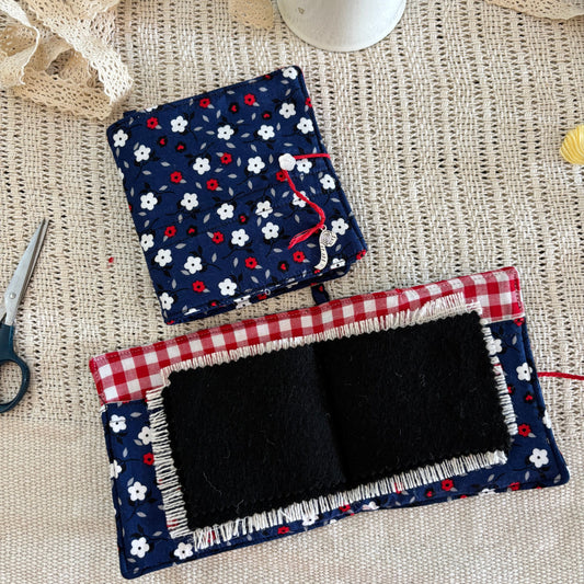 Needle Book - Vintage Daisies - Dark Blue