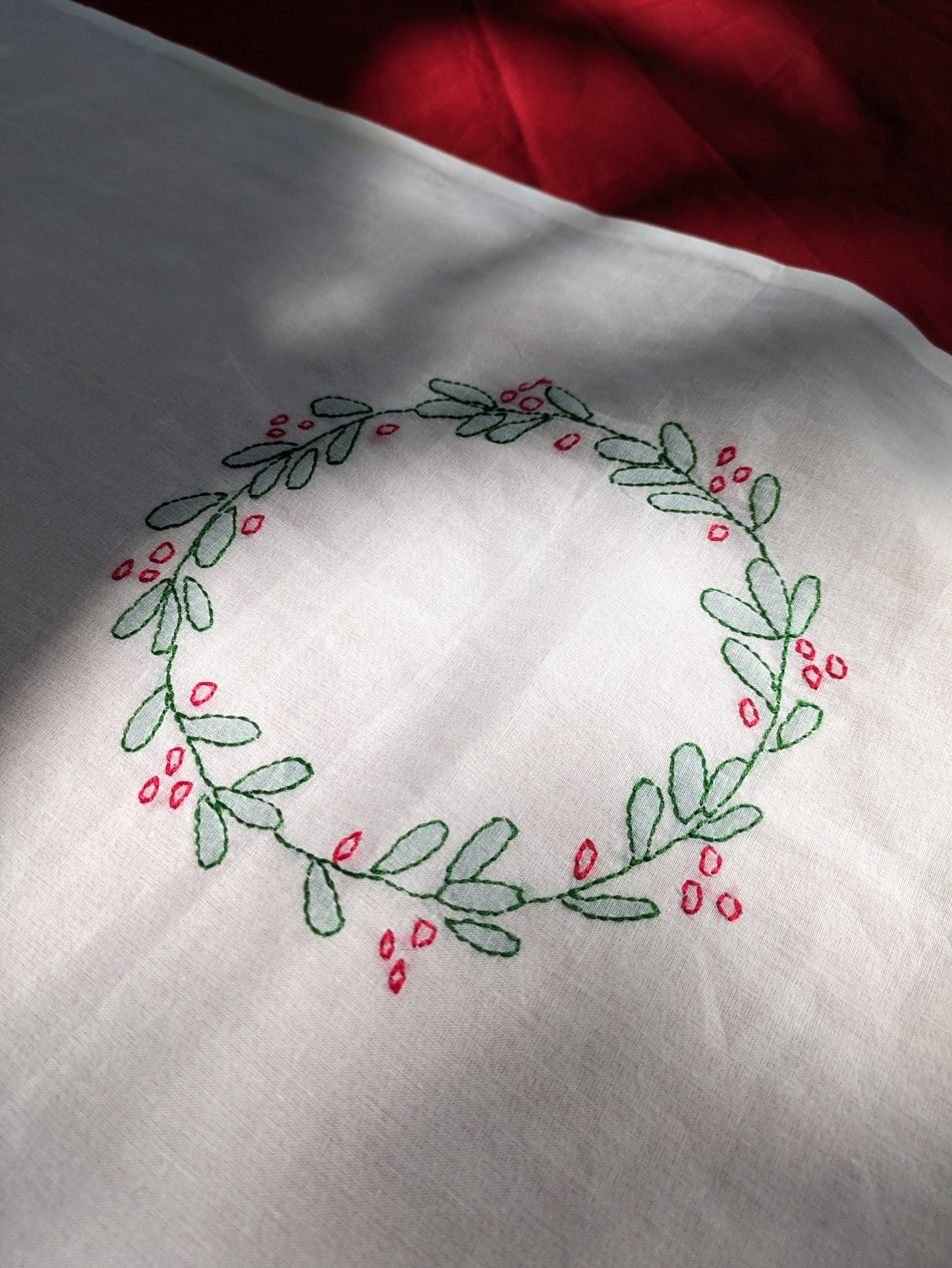 Coffee table runner- Hand embroidered-Wreath