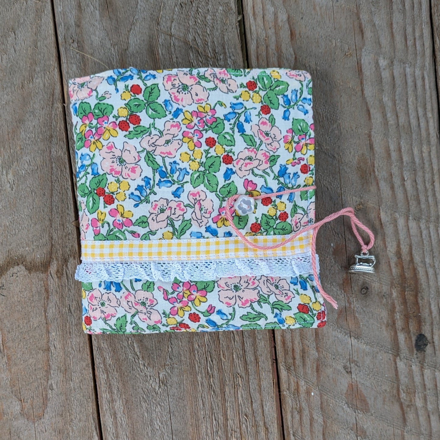 Needle book - Ditsy Floral - Yellow