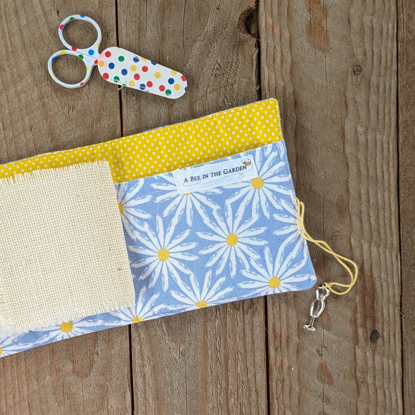 Needle book - Yellow Daisies