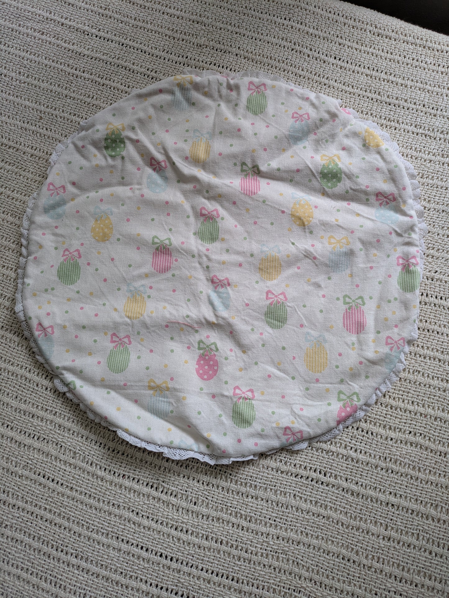 Sample -Easter Placemat with lace edge