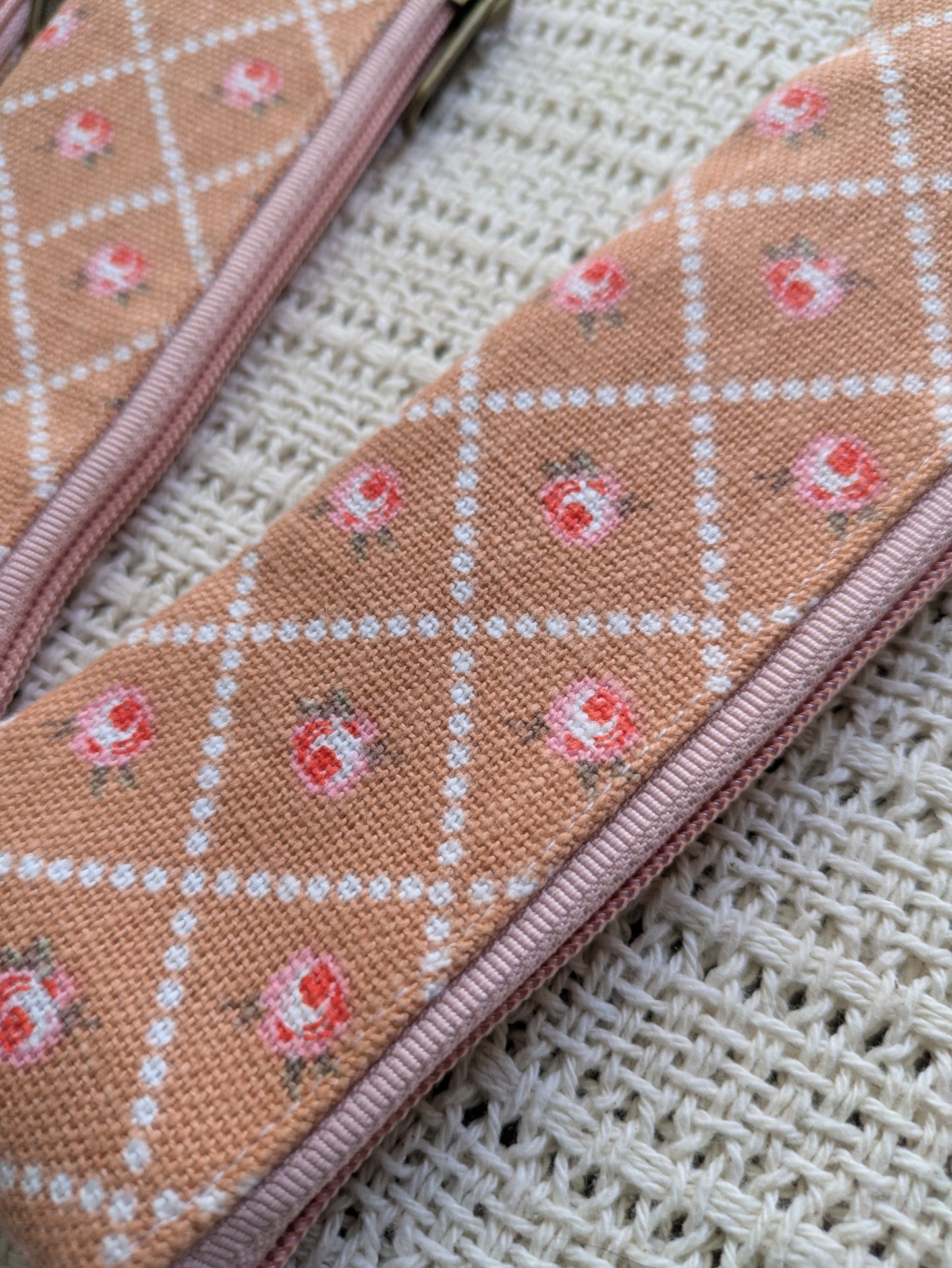 Pen Sleeve - Dusty Roses