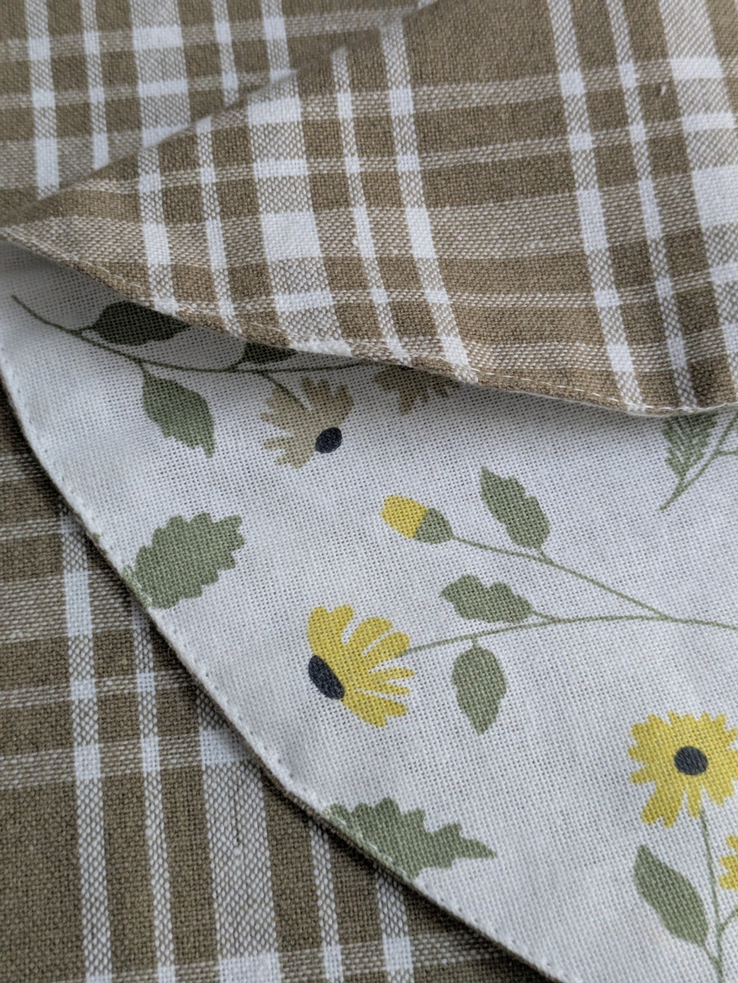 Placemats (Round) - Earthy Meadows