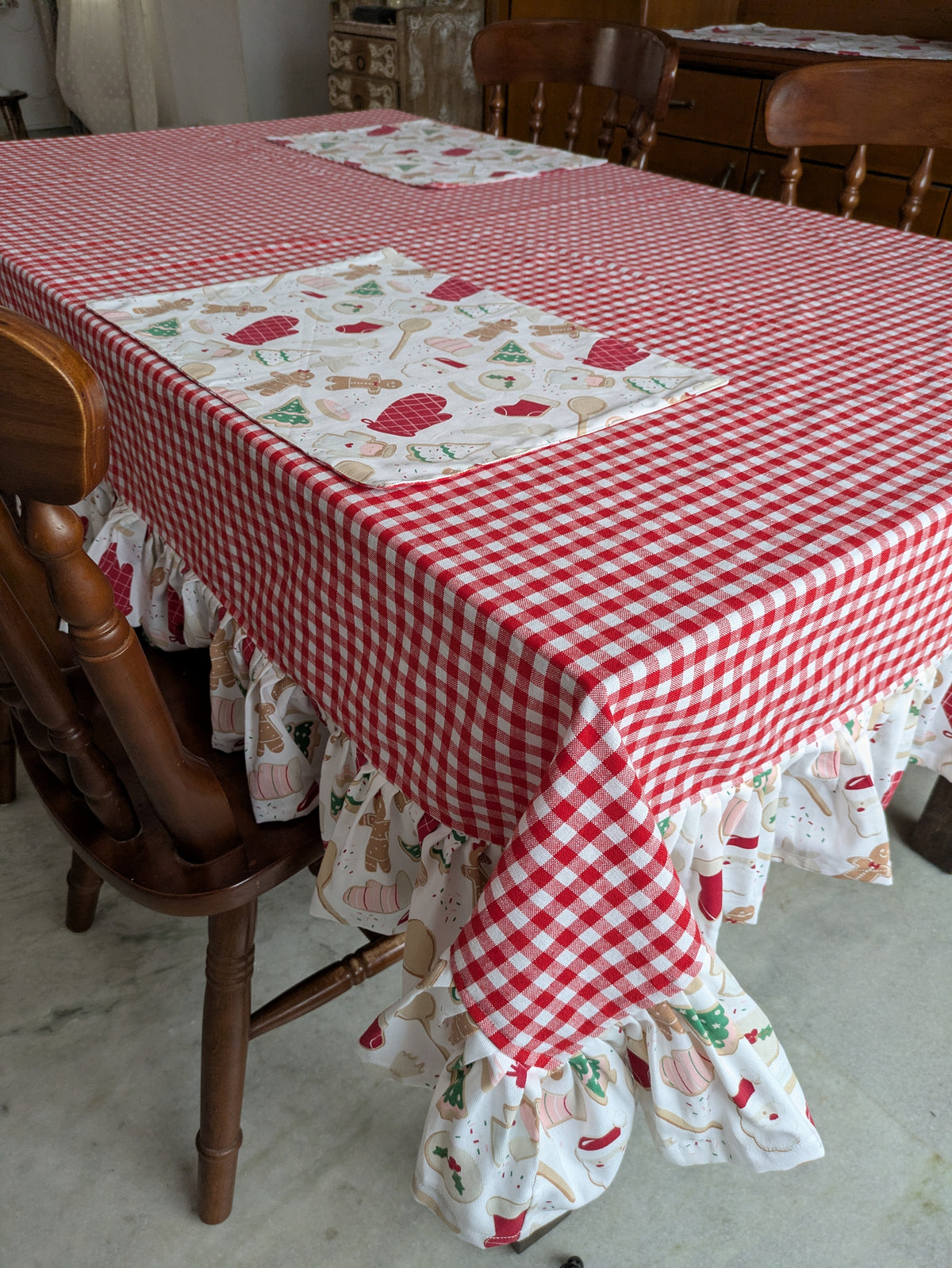 Table Cover - Baker's December