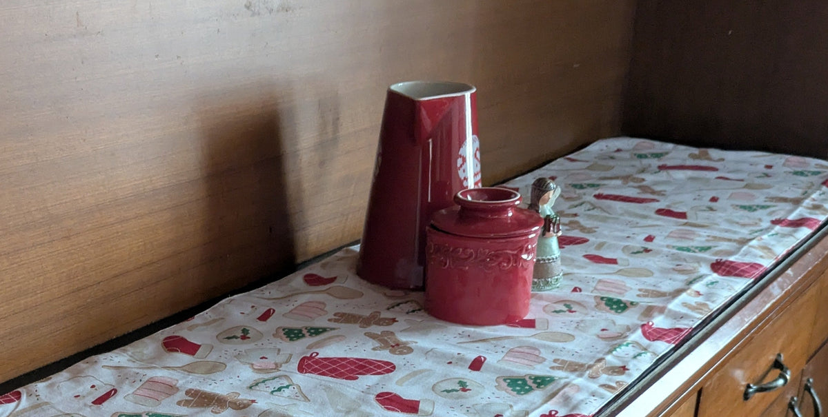 Table Runner - Baker's December (Reversible)