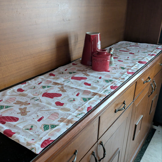 Table Runner - Baker's December (Reversible)
