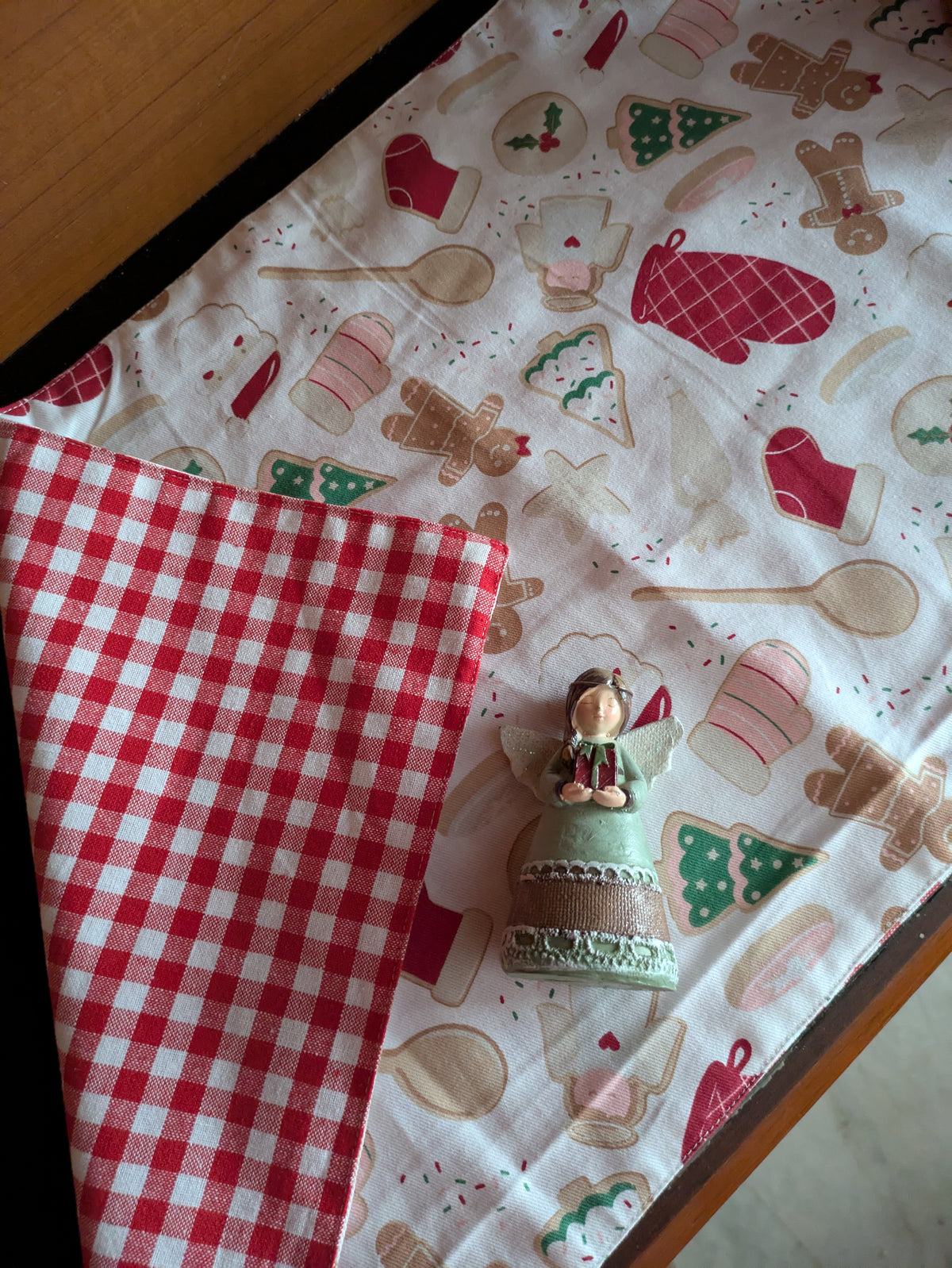 Table Runner - Baker's December (Reversible)