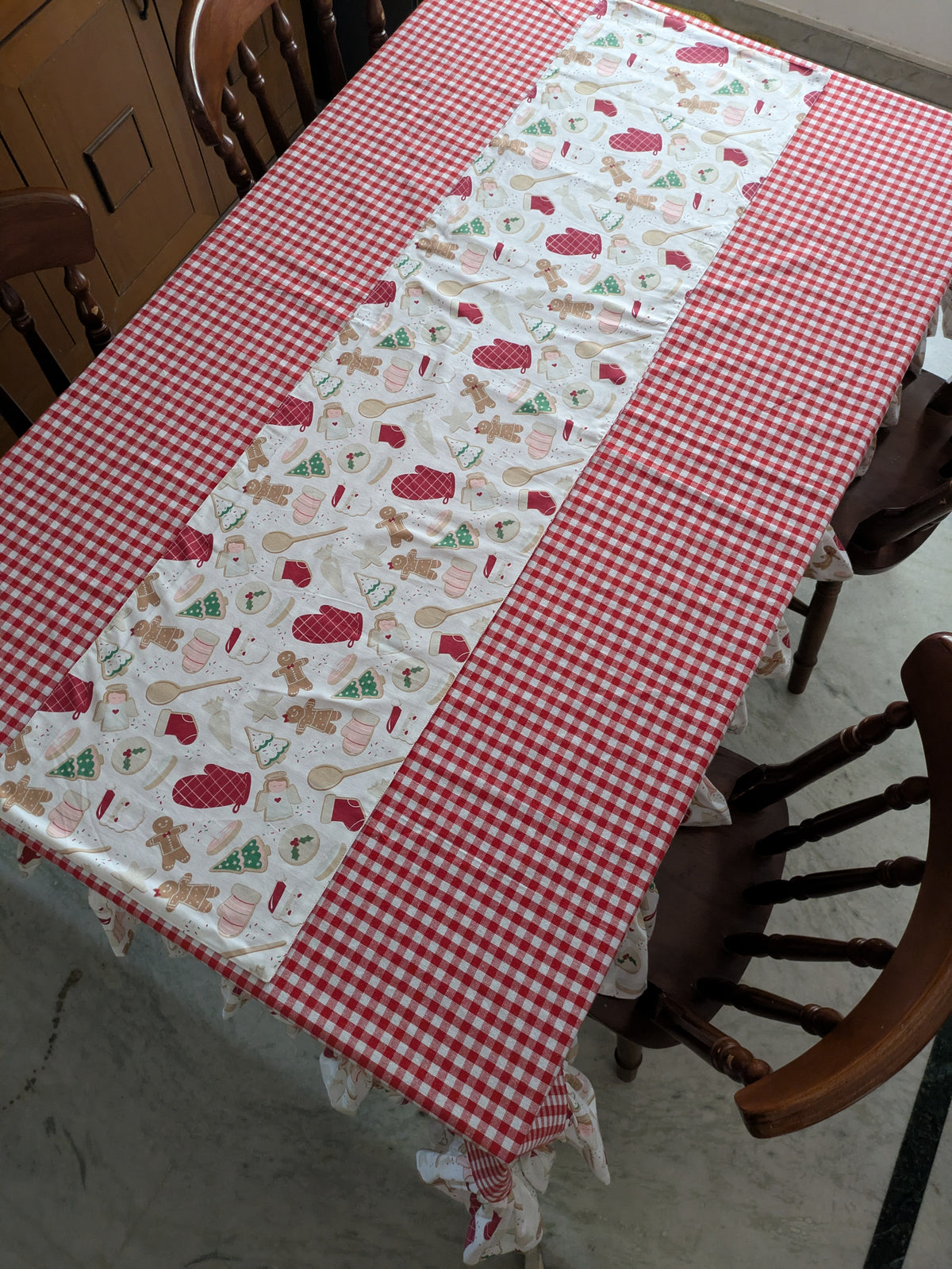 Table Cover - Baker's December