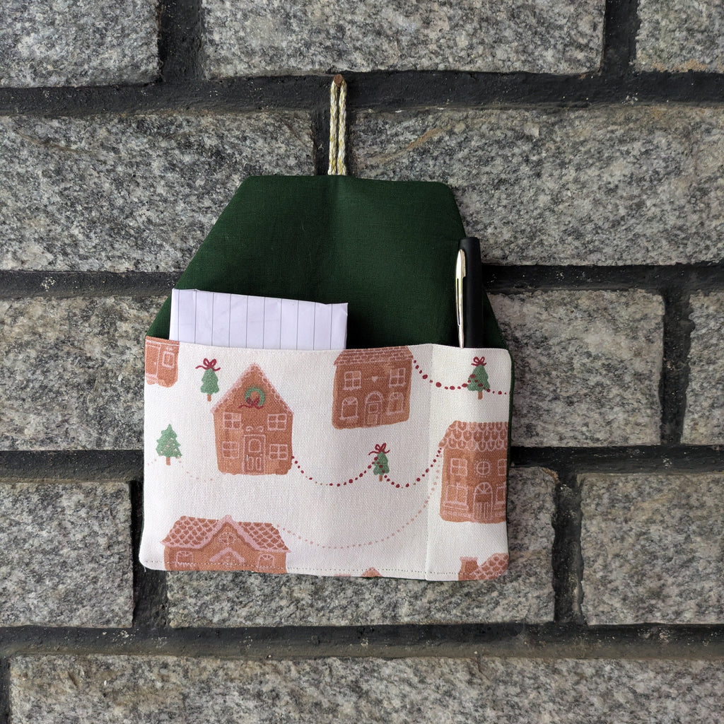 Wall pocket/organiser - Ginger Bread Village