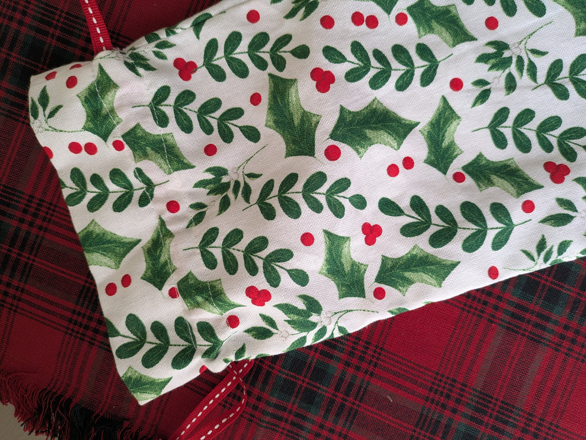 Wine Bottle Cover - Holly